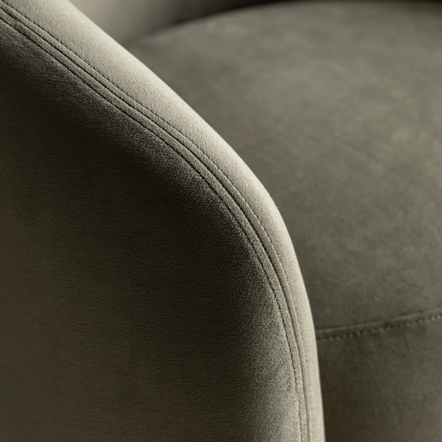 Curvo Armchair Moss Green