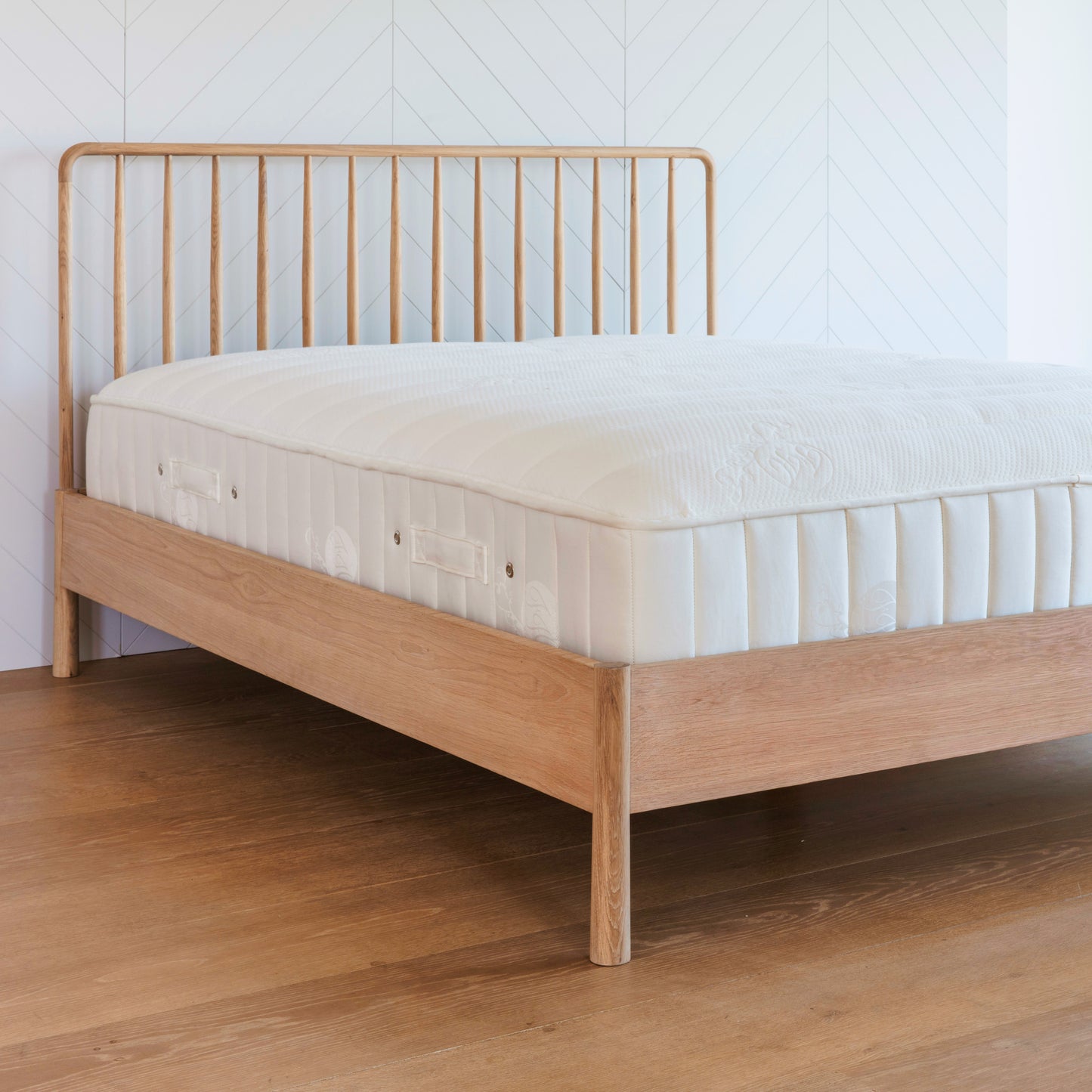 Wycombe Super King Spindle Bed