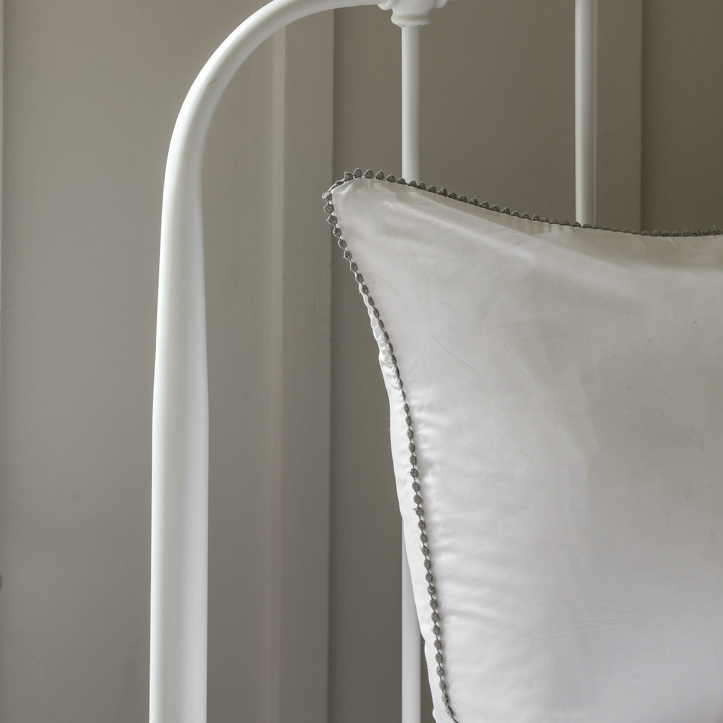 Loughton Single Bedstead Ivory