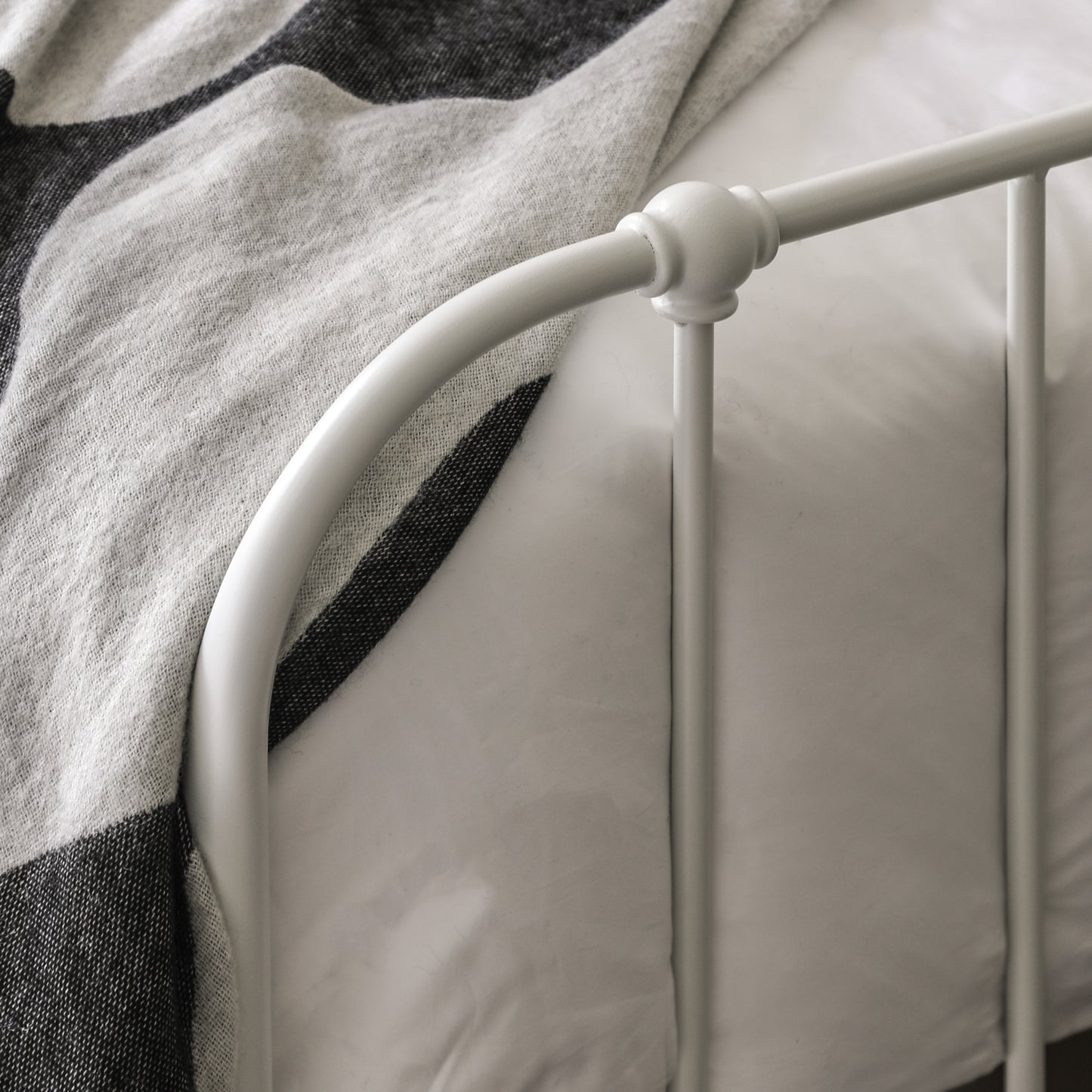 Loughton Single Bedstead Ivory